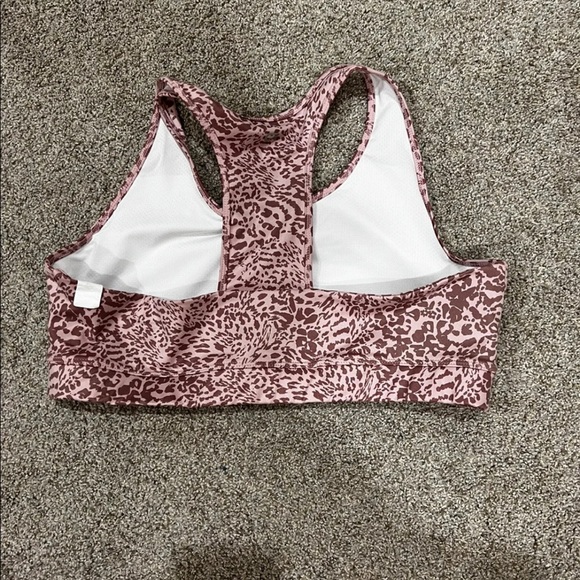 Gap Fit T-back Sports Bra - Picture 2 of 3